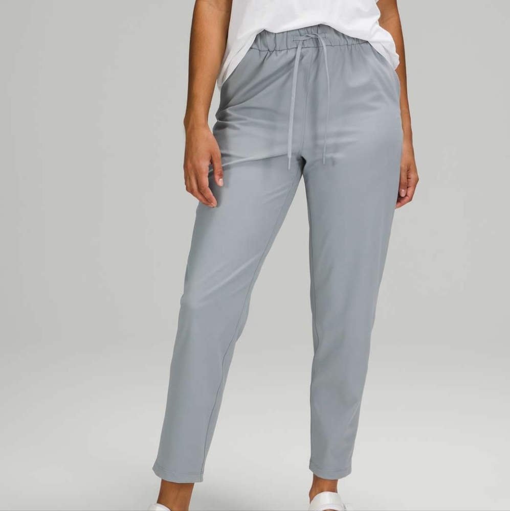 Lululemon Stretch High Rise Pant. Rhino Grey, Sz.6, EUC.